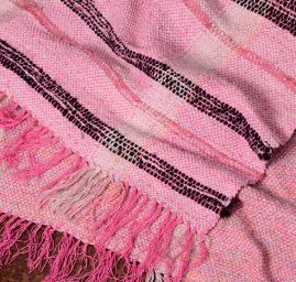 Ručně tkaný pléd v barvě růžového melíru