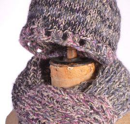 Pletená šála čepice s háčkovaným lemem pink