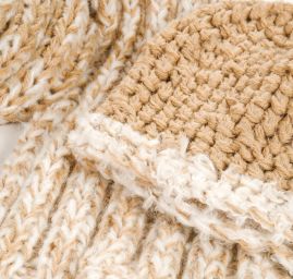 Ručně pletená sada čepice šála béžová lomená bílá