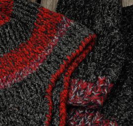 Sada ručně pletené čepice a rukavic