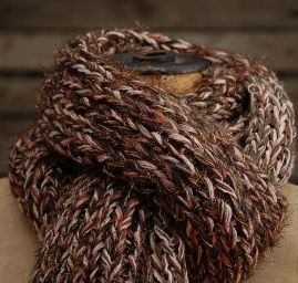 Ručně pletená šála Marlen v hnědém melíru