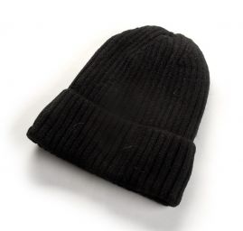 Čepice žebrový vzor ohrnutý lem zateplená černá