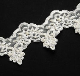 Krajka lem slonová kost korálky/perličky