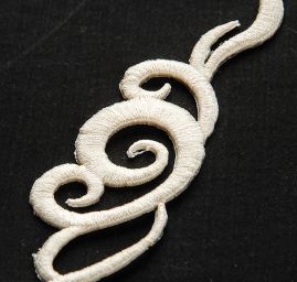 Aplikace ornamentu nažehlovací smetanová