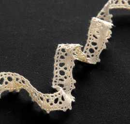 Krajka lem paličkovaná jemná režné barvy