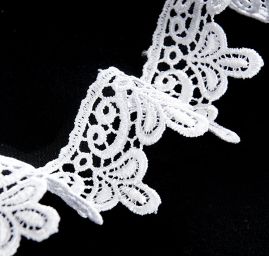 Krajka hrubá lem bílá