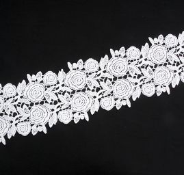 Krajka bílá široká motiv růží