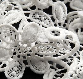 Krajka lem bílá větší květ