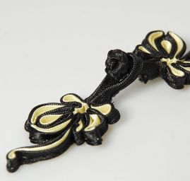 Japonské zapínání "knoflík" malé černosmetanové