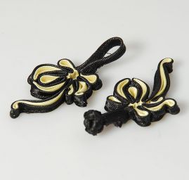 Japonské zapínání "knoflík" malé černosmetanové