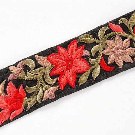 Vyšívaná stuha šantung květy červené menší