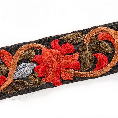 Vyšívaná stuha šantung drobné květy