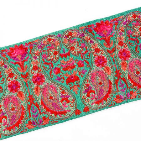 Vyšívaná stuha šantung paisley vzor zelená