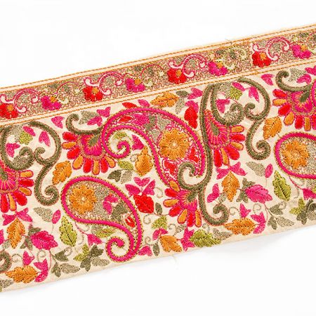 Vyšívaná stuha šantung paisley vzor béžová