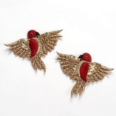 Zvířecí aplikace barevní papoušci vínově červení