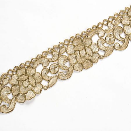 Krajková kovová stuha zlatá velký květ