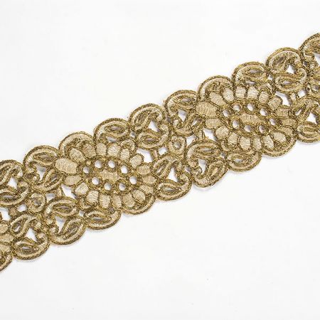 Krajková kovová stuha květinový ornament ovál