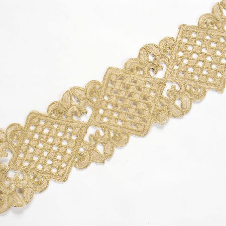 Krajková kovová stuha zlatobéžová