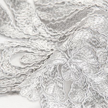 Krajková aplikace středová šedá