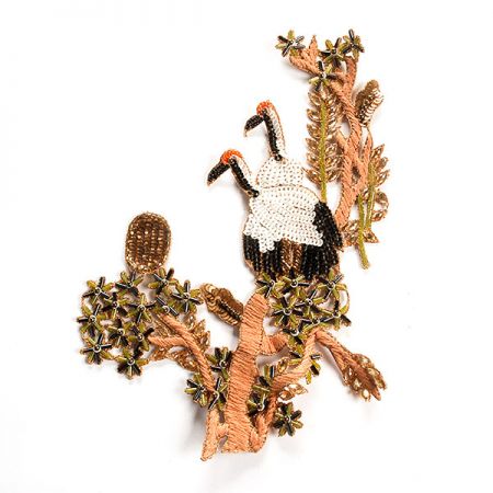 Zvířecí a květinová aplikace volakvy zlatá