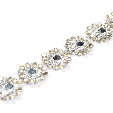 Stuha stříbrná lepené sklíčka, kamínky