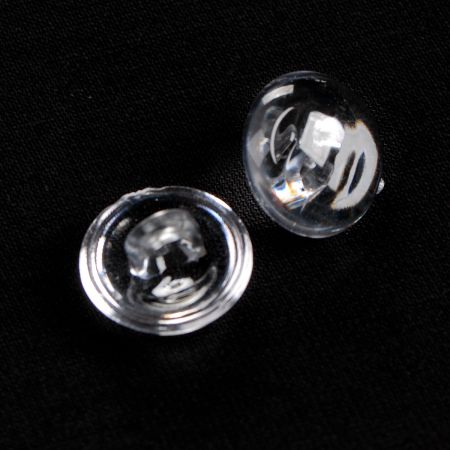 Knoflík halenkový 20" průsvitný na krčku