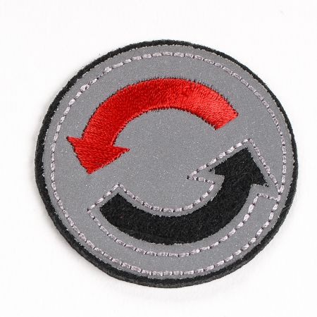 Nažehlovačka reflexní šipky červenočerná