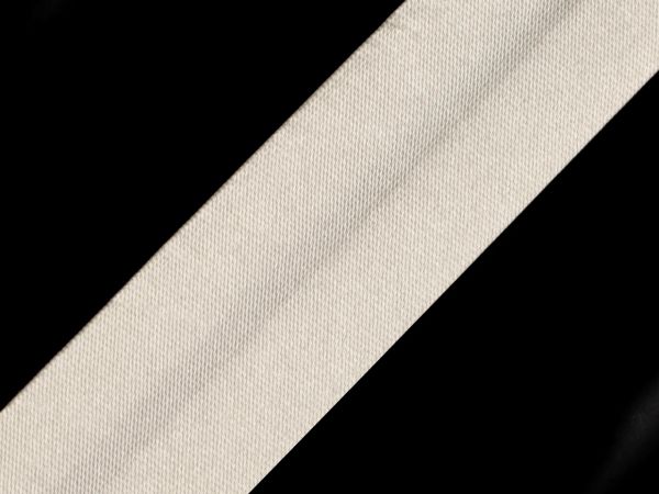 Šikmý proužek saténový zažehlený 18mm tělový