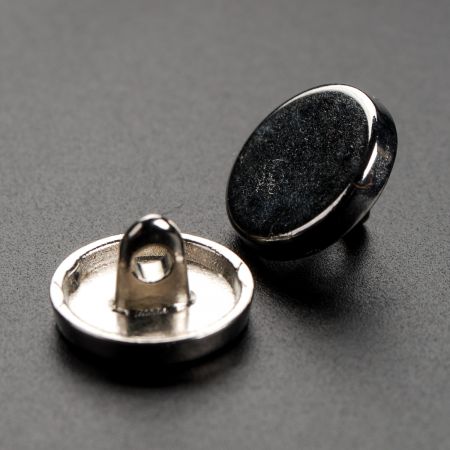 Knoflík kovový plochý stříbrný 20"