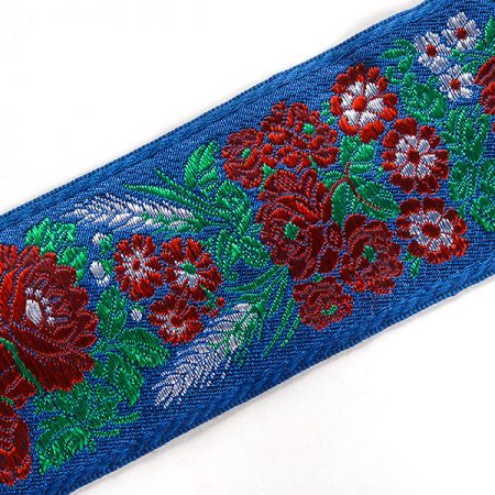 Stuha krojová vyšívaná modrá 7cm