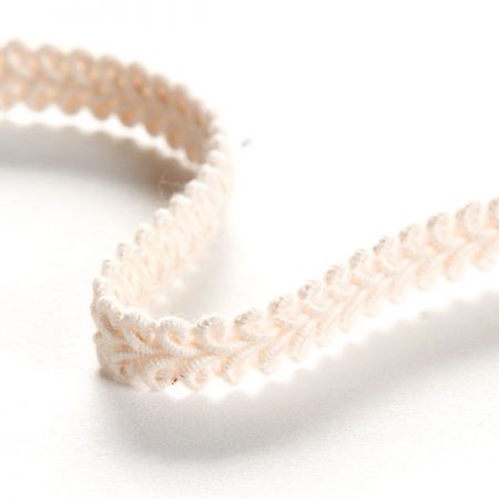 Oděvní prýmek bílý