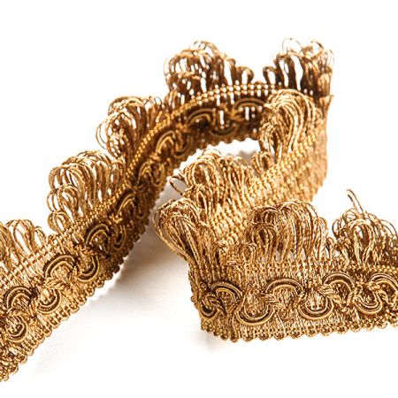 Oděvní prýmek zlatý