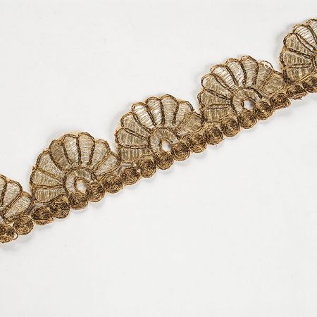 Krajková kovová stuha vějíře zlatá