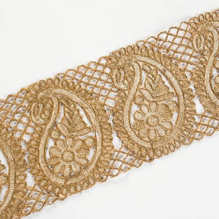 Krajková kovová stuha široký paisley vzor zlatá