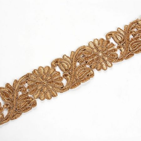 Krajková kovová stuha květy měděná