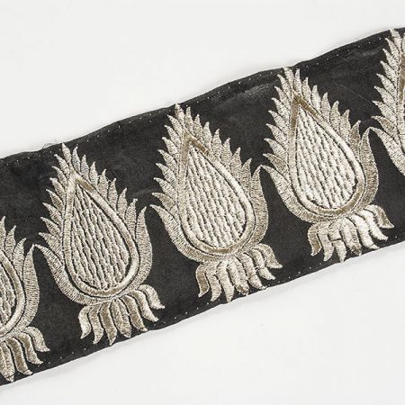 Šantungová stuha vyšívaná větší listy II.jakost