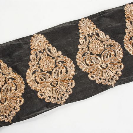 Šantungová stuha velký ornament zlatá II.jakost