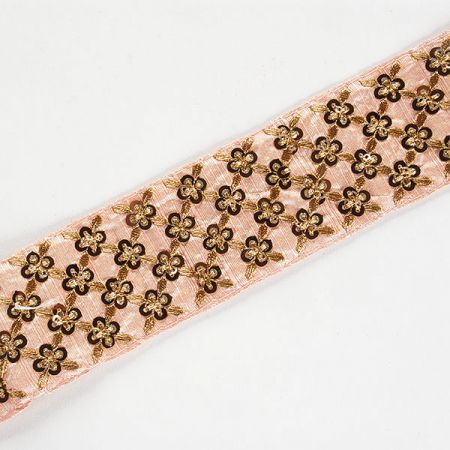 Šantungová stuha vyšívaná s flitry pudrová