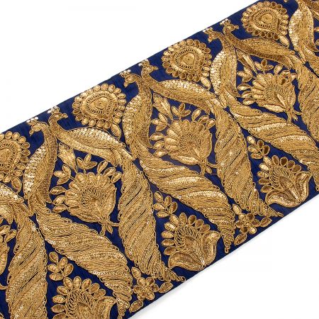 Sametová vyšívaná stuha široká 25 cm tmavě modrá