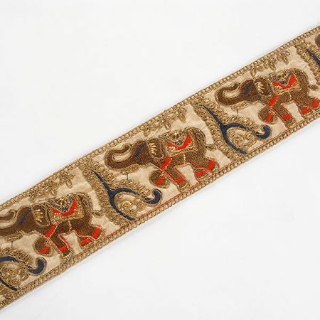 Stuha vyšívaná na šantungu sloni
