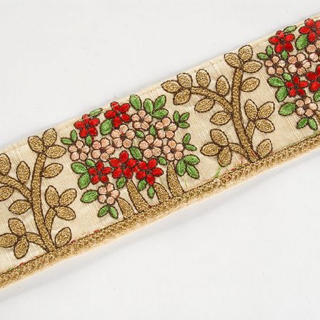 Porta vyšívaná na šantungu drobné květy béžová