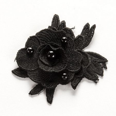 Krajkový květ s perličkou černá