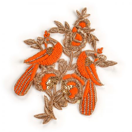 Aplikace pávi středová zlatooranžová