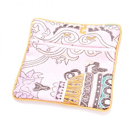 Elegantná brokátová taštička pastel ružová ornamnet