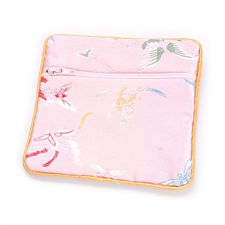 Elegantná brokátová taštička pastel ružová motýle