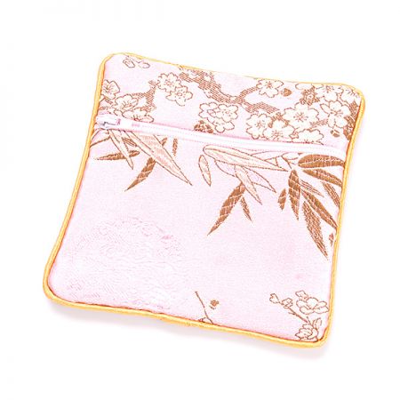 Elegantná brokátová taštička pastel ružová kvety