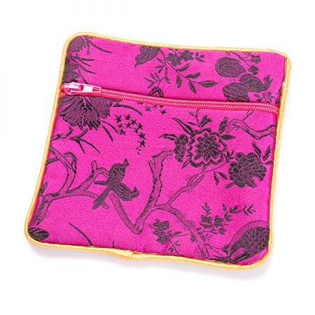 Elegantná brokátová taštička fuchsie kvety