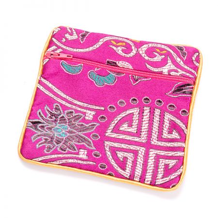 Elegantná brokátová taštička fuchise ornament