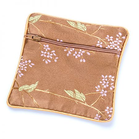 Elegantní brokátová tašitčka hnědá květy