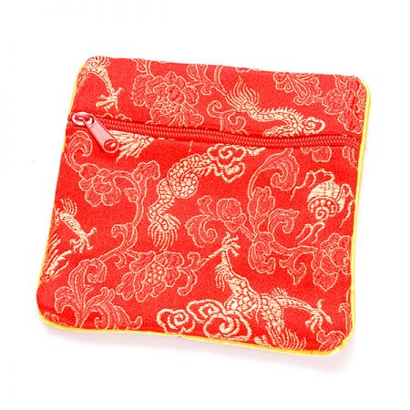 Elegantní brokátová taštička červená draci